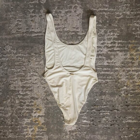 White one piece swimsuit (Brazilian style) - Picture 4 of 7